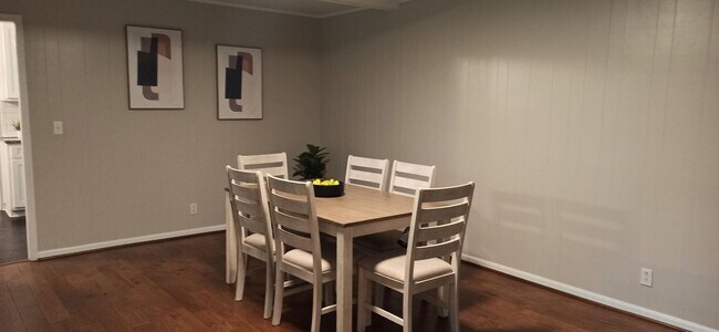 Building Photo - Nice 3 bedroom 2 Bath in Heritage Hills