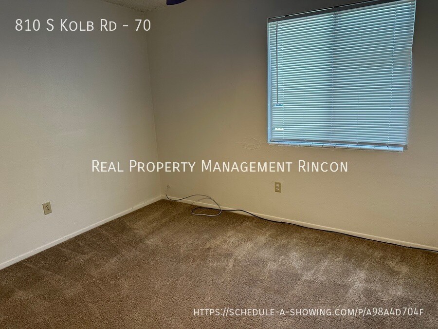 Building Photo - 810 S Kolb Rd