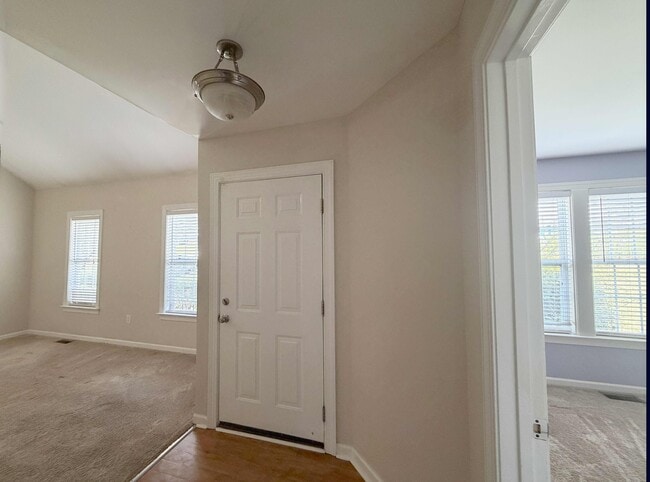 Building Photo - 245 Jarrett Bay Ln