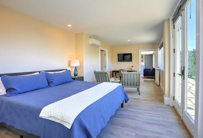 Building Photo - 731 Las Canoas Pl