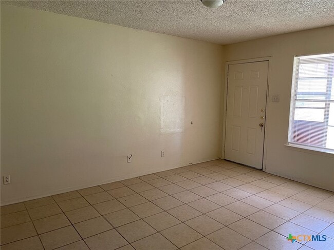 Building Photo - 1207 Charisse St