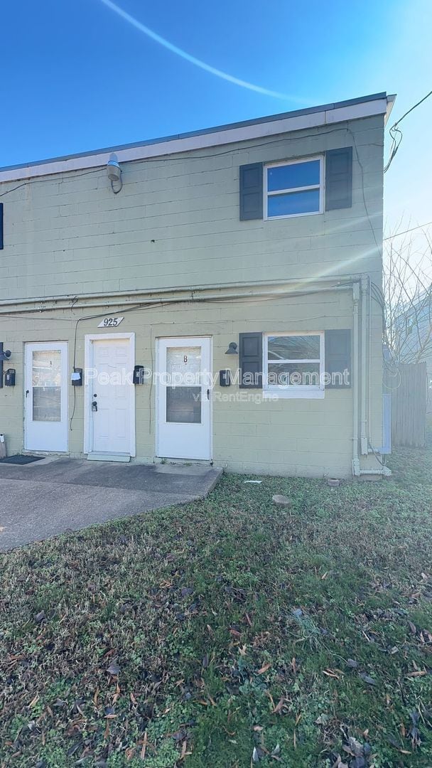 Building Photo - 925 N 20th St