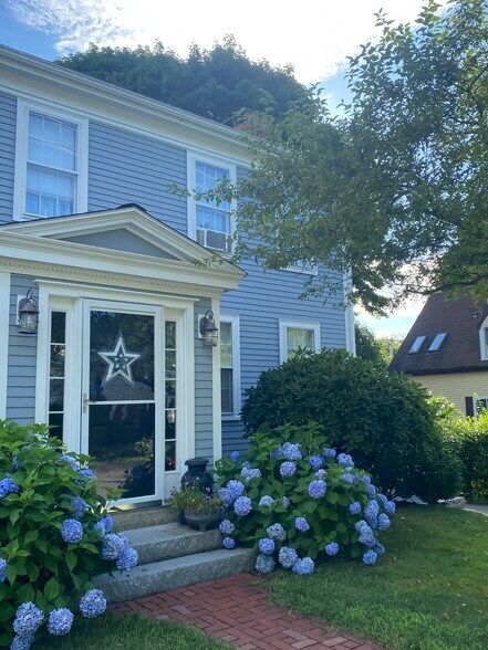 Primary Photo - 994 Union St