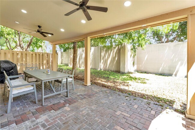 Building Photo - 11369 NW 73rd Terrace