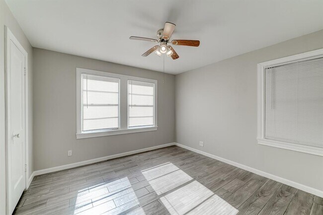 Building Photo - 4311 Ione St