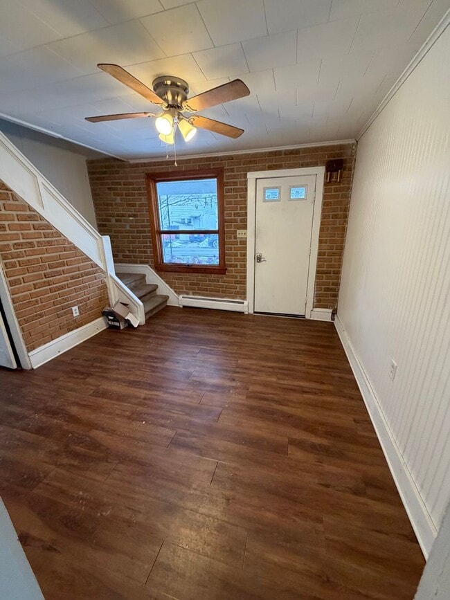 Building Photo - Single Family 3 Bedroom