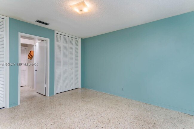 Building Photo - 2215 Jackson St