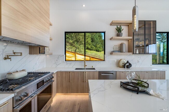 Building Photo - 1580 Clear Ridge Dr