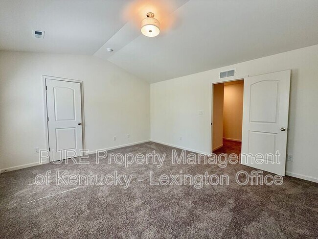 Building Photo - 852 Halford Pl