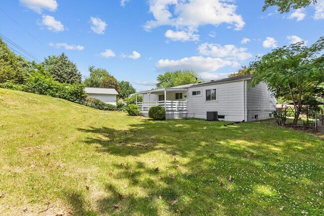 Building Photo - 2629 Glenoak Dr