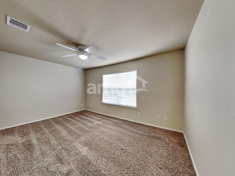 Building Photo - 10007 Del Lago Ct