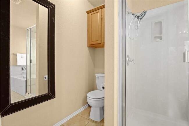 Building Photo - 921 Gentry Dr