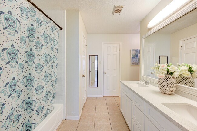 Building Photo - 2915 Blue Mist Dr