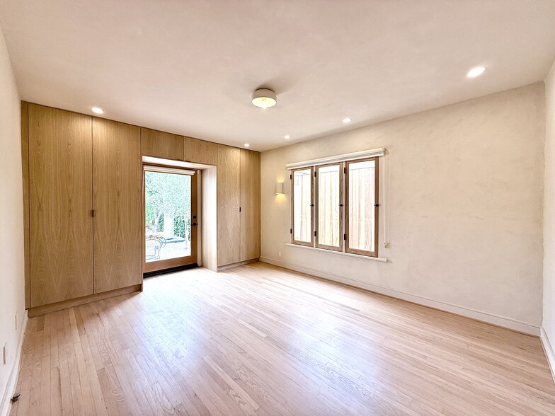 Building Photo - 6275 Commodore Sloat Dr