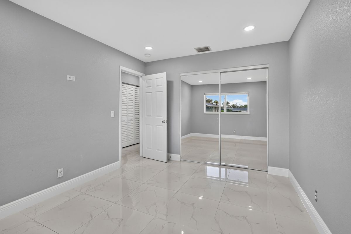 Building Photo - 2601 Crosley Dr W
