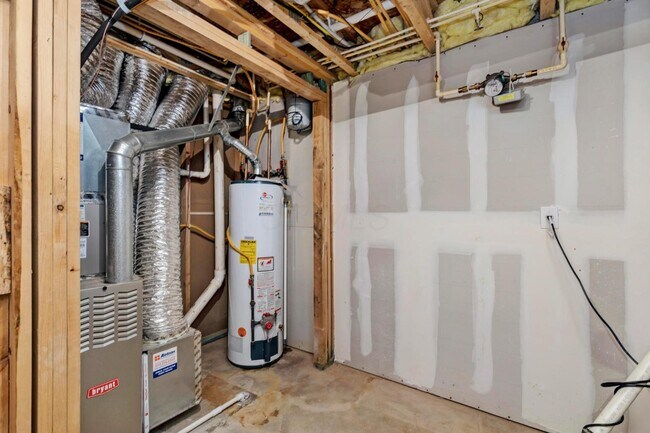 Building Photo - 6479 Walnut Fork Dr