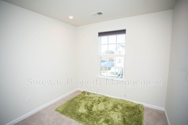 Building Photo - 257 Freedom Wy