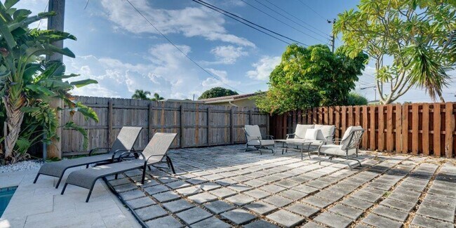 Building Photo - Step Into Sunshine: Modern Charm Meets Coa...