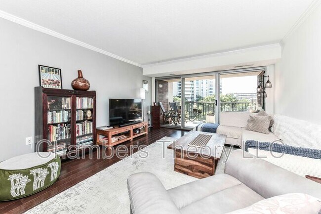 Building Photo - 1300 Army Navy Dr