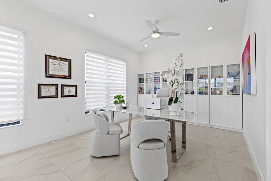 Building Photo - 12884 Wingspan Ct