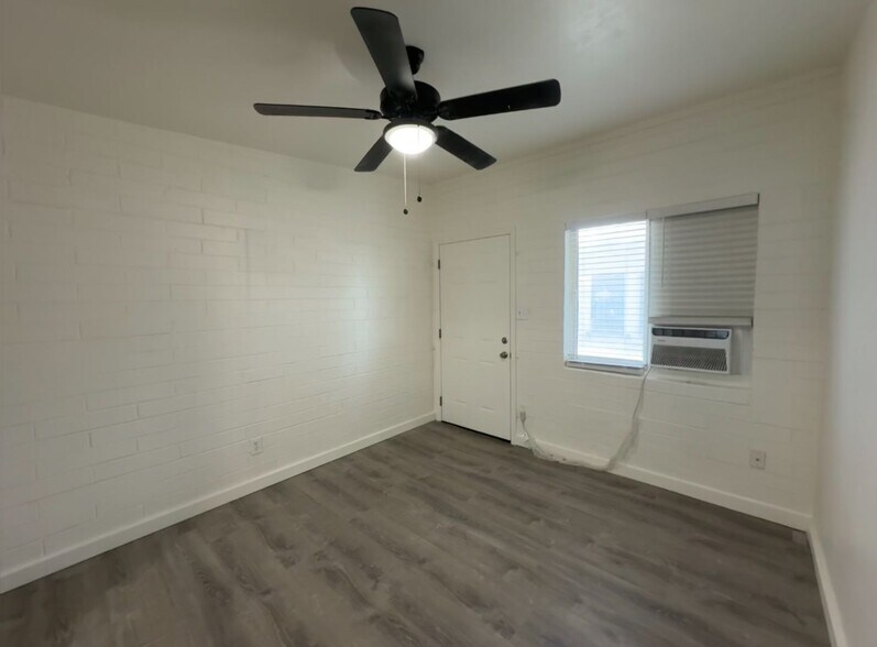 Building Photo - 1022 N Palo Verde Blvd