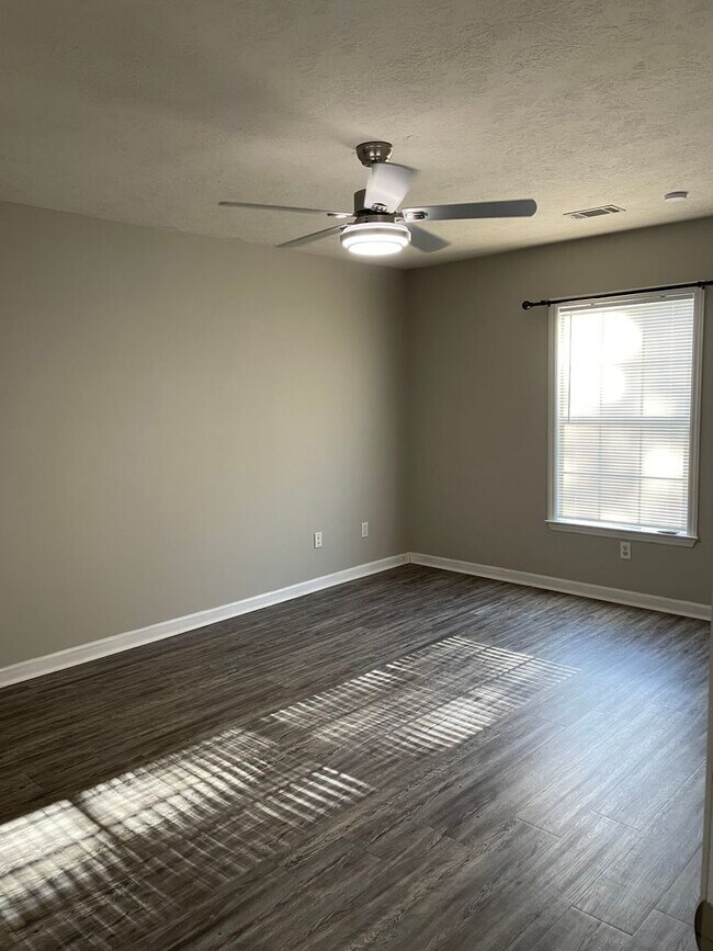 Building Photo - LOCATION - Close to everything Augusta. Updated townhome in West Wheeler Townhomes move in ready