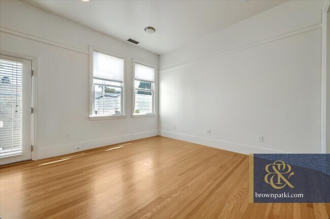 Building Photo - 3743 1/2 23rd Street-
