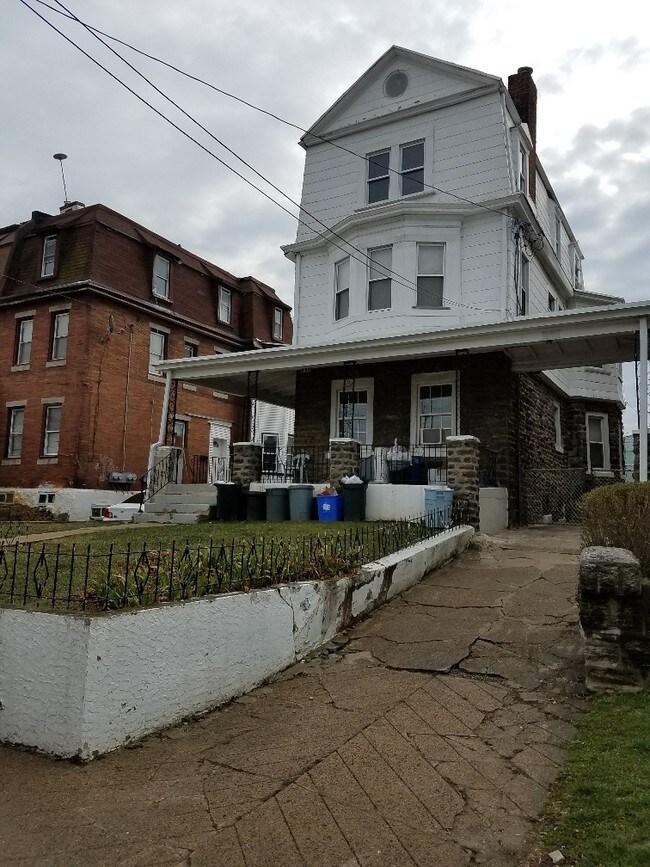 126 E Wyoming Ave 126 E Wyoming Ave Philadelphia PA 19120 Apartment