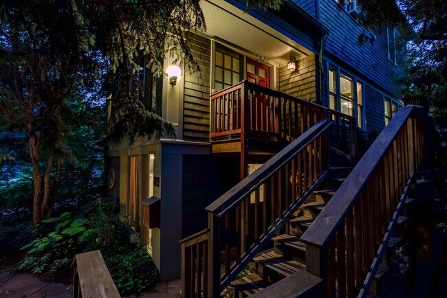 Building Photo - Quintessential Boulder Cottage in Mapleton...