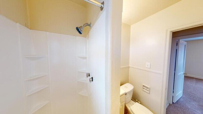 Building Photo - 1018 Stoll St