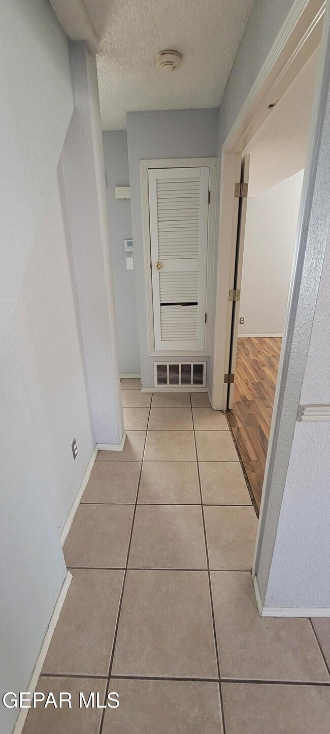 Building Photo - 11855 Stone Castle Dr