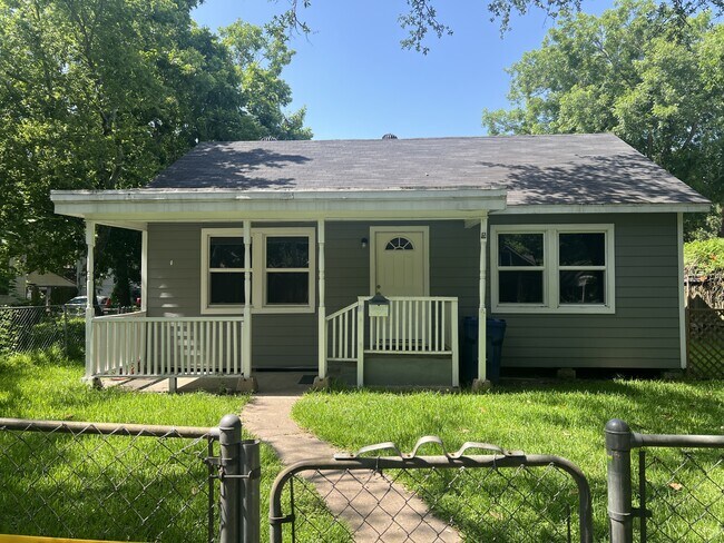 Primary Photo - 308 11th Ave N
