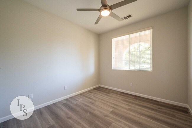 Building Photo - Clovis Eastside Home, 4BR/3BA, Built 2017 - Lots of Amenities!