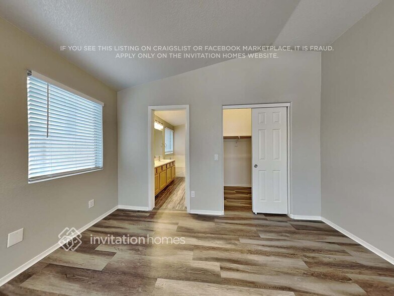 Building Photo - 8010 W Frank Ave