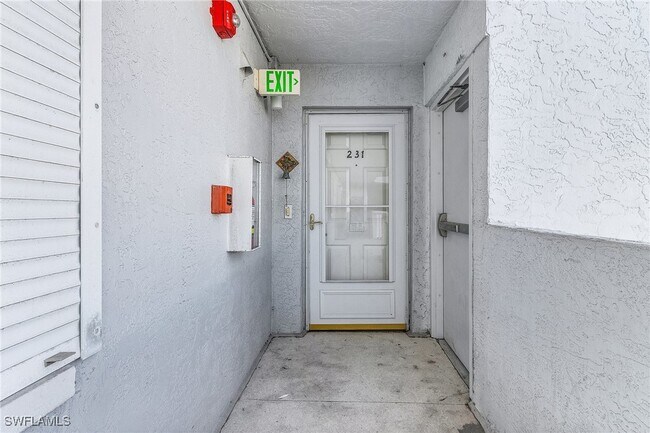 Building Photo - 4531 Bay Beach Ln