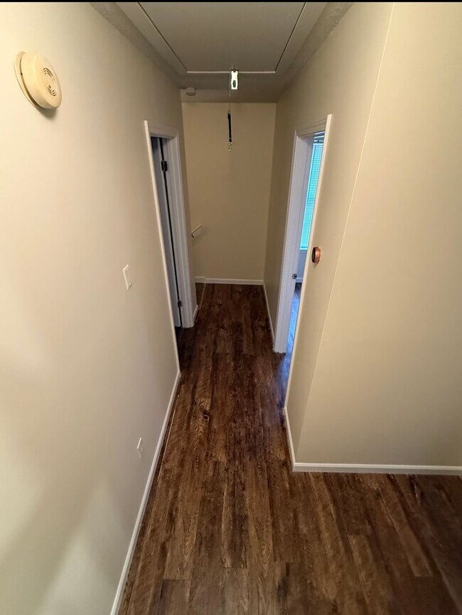 Building Photo - Beautifully updated 3-bedroom, 2.5-bathroom home
