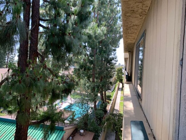 Building Photo - GREAT & SPACIOUS 2BD 2BA FOR LEASE!
