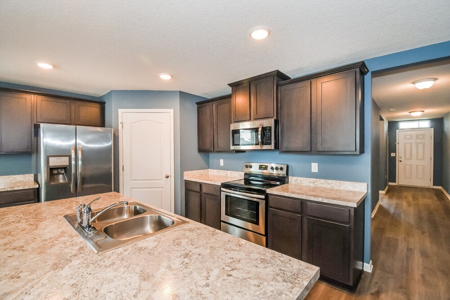 Building Photo - 2303 Pebble Point Dr