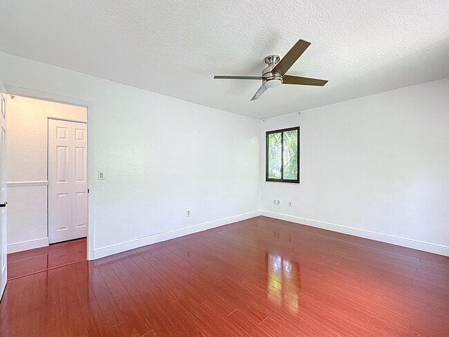 Building Photo - 375 NW 48th Ave