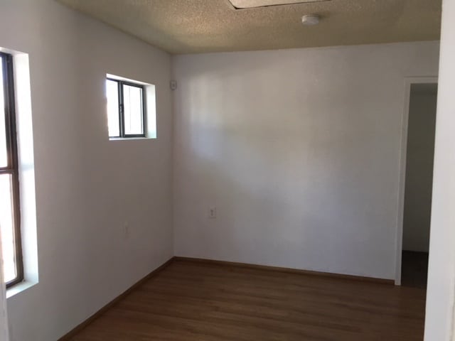 Building Photo - 1118 N Yosemite Ave