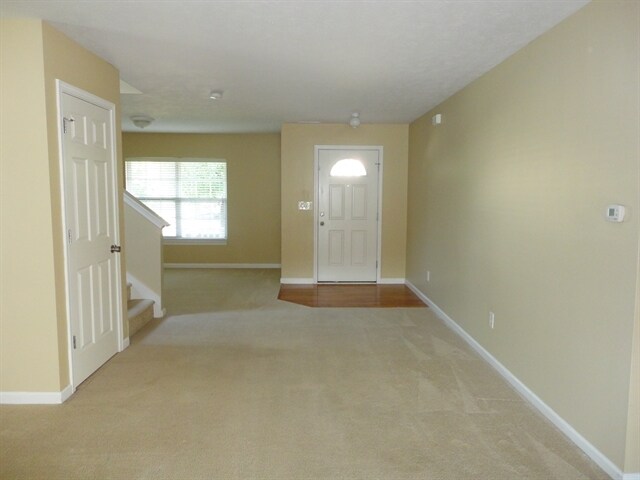 Building Photo - 16947 Tree Top Ct