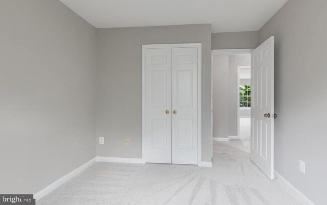 Building Photo - 46607 Carriage Ct