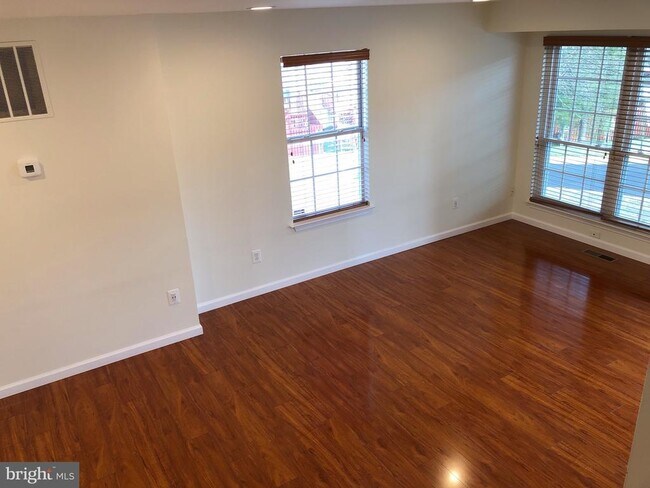 Building Photo - 14210 Autumn Cir