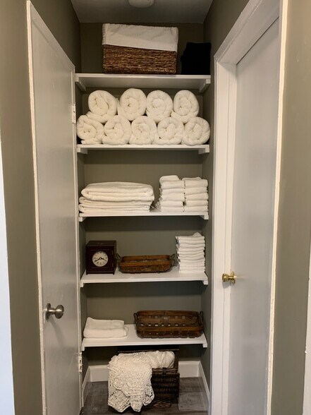 Hall shelves - 14520 Pontlavoy Ave