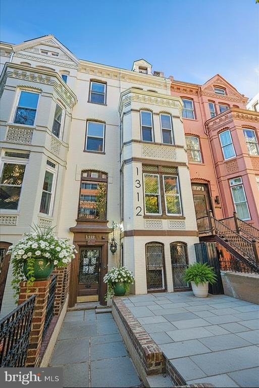 Building Photo - 1312 19th St NW