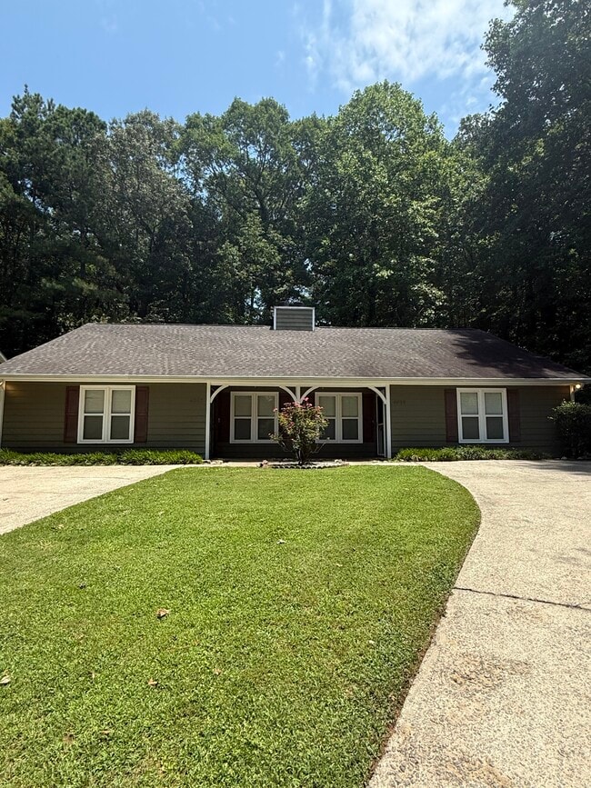 Primary Photo - 4069 Coopers Hill Dr SE