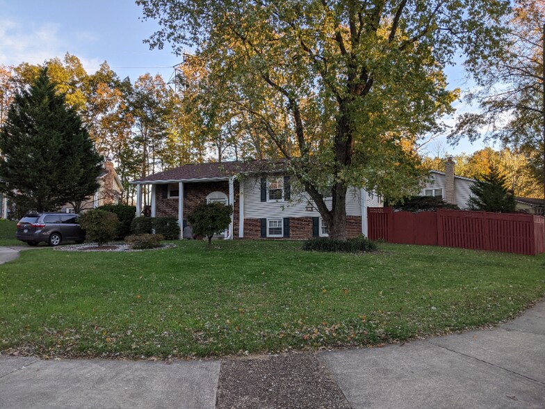 Building Photo - 2504 Bristol Cir