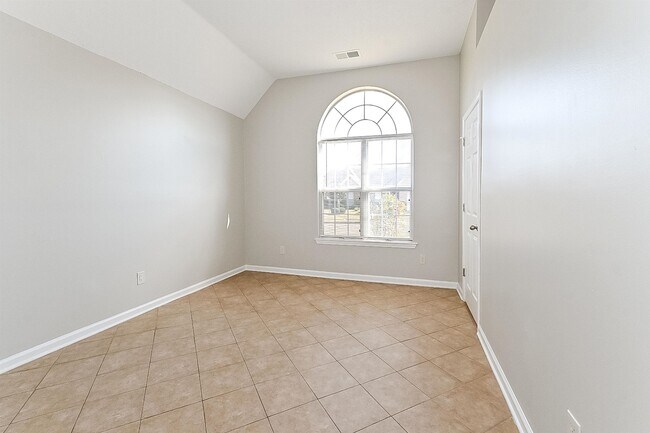 Building Photo - 4489 Poppenheimer Way