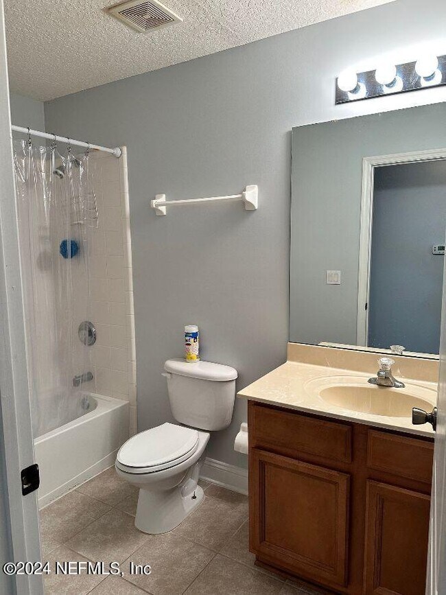 Building Photo - 1447 Barrington Cir