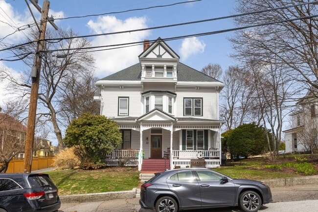 Primary Photo - 14 Center St
